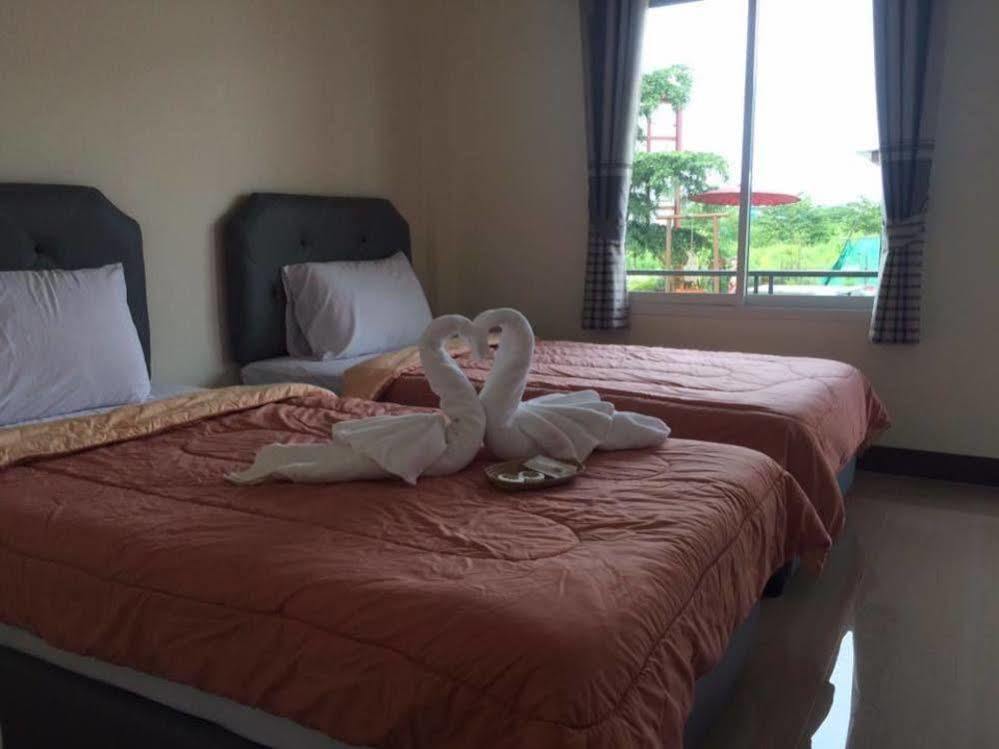 Thana Ville Resort Mae Sot Exteriör bild